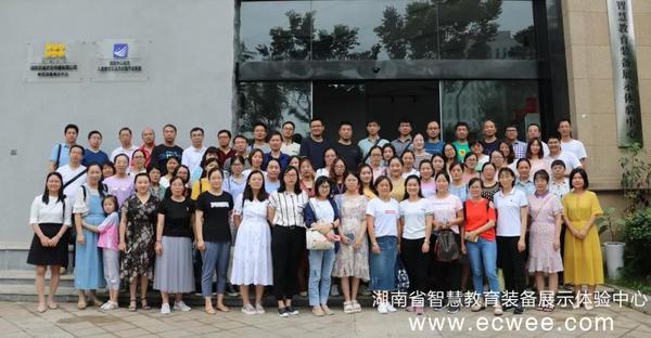 郑州市中学化学学科教室1.jpg
